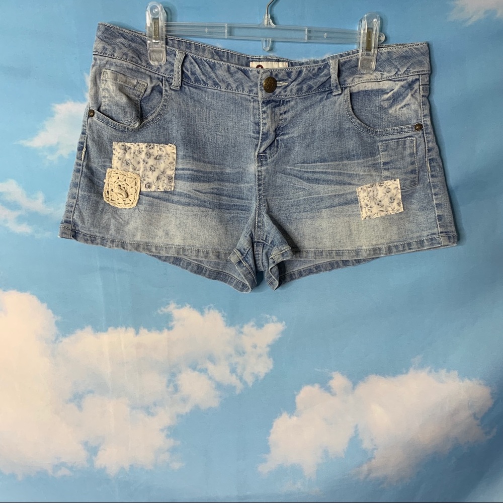 S.O.- Denim Shorts w/Patches size 15
